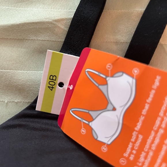 NWT Warner’s Cloud 9 black bra - Picture 3 of 3